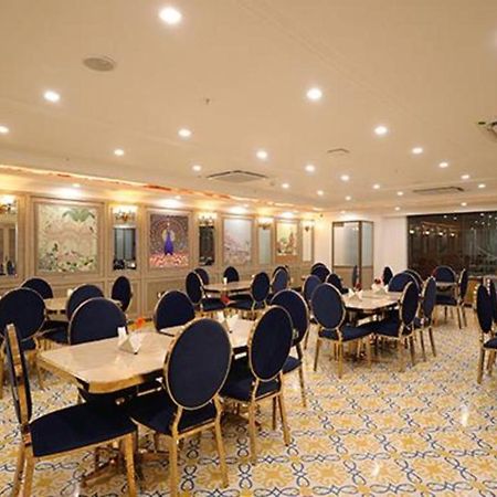 נוידה Fabhotel Prime Hampton By Ic'S מראה חיצוני תמונה