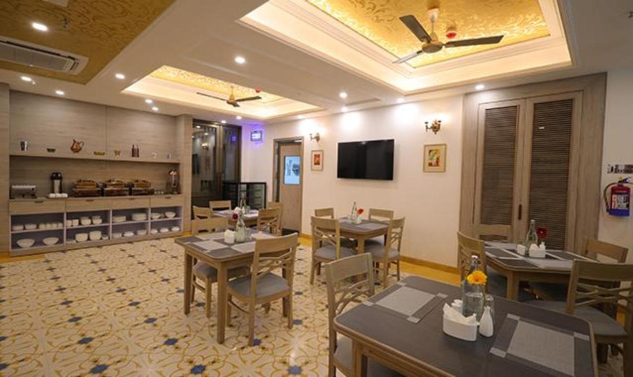 נוידה Fabhotel Prime Hampton By Ic'S מראה חיצוני תמונה