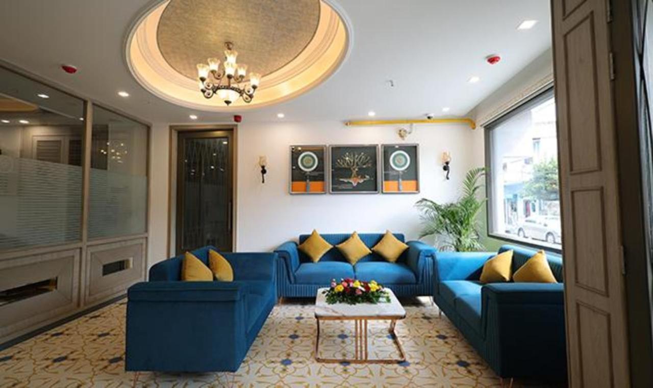נוידה Fabhotel Prime Hampton By Ic'S מראה חיצוני תמונה
