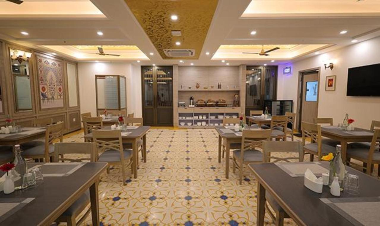 נוידה Fabhotel Prime Hampton By Ic'S מראה חיצוני תמונה