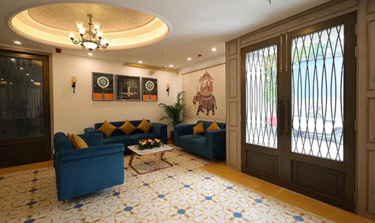 נוידה Fabhotel Prime Hampton By Ic'S מראה חיצוני תמונה