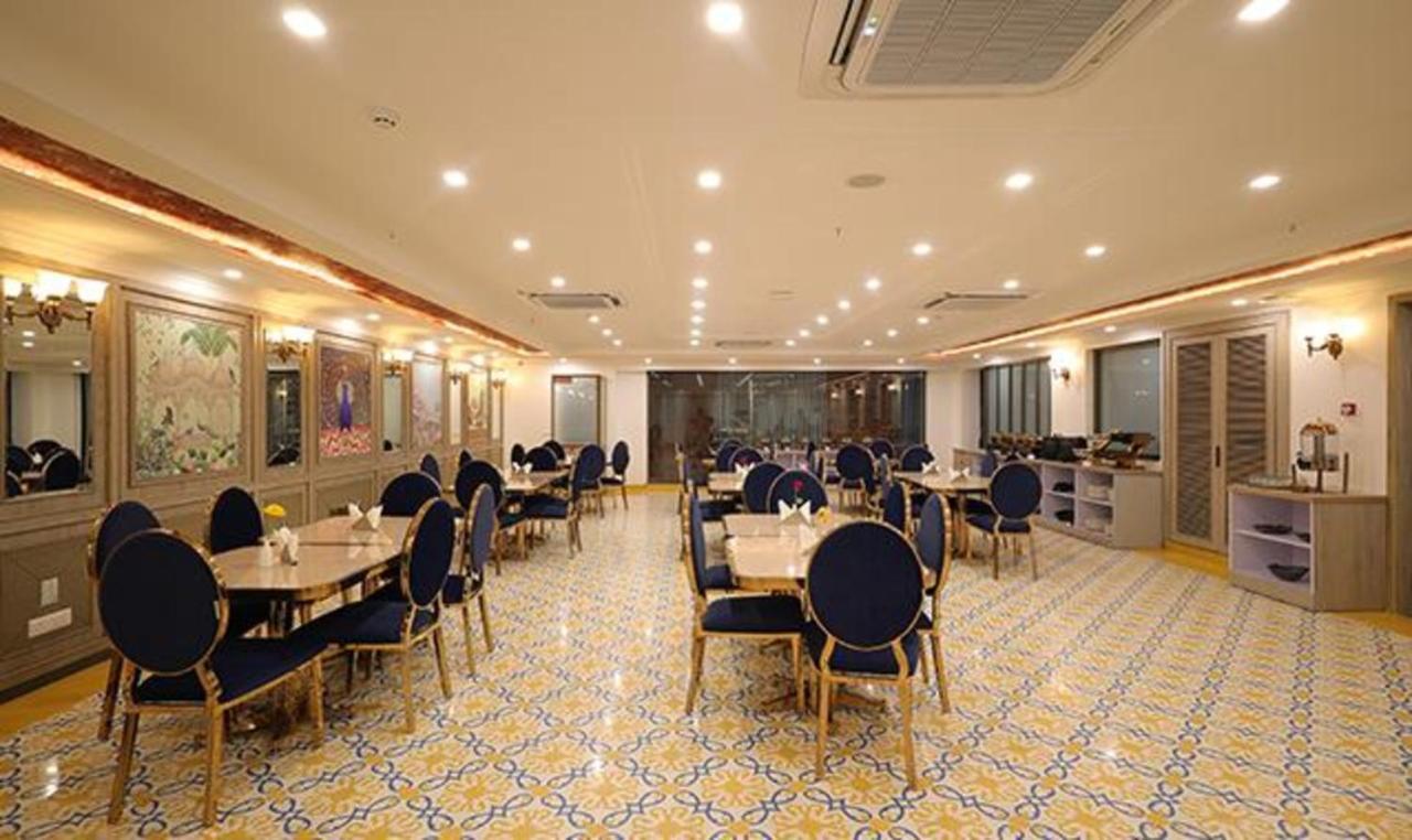 נוידה Fabhotel Prime Hampton By Ic'S מראה חיצוני תמונה